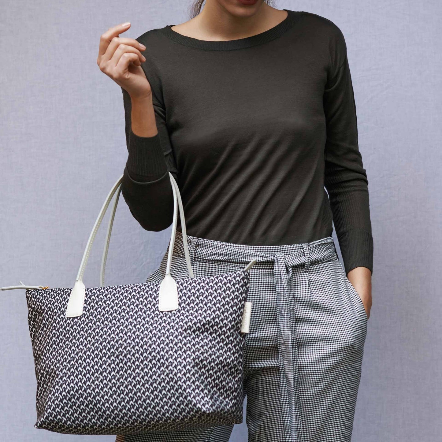 Robertina Tatami Large Tote Bag / Supergray